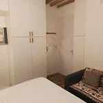 Studio, Place De La Nation, 1Mn A Pied Du Metro 1,2,6,9 Et Rer A