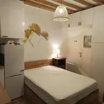 Studio, place de la nation, 1mn à pied du métro 1,2,6,9 et RER A