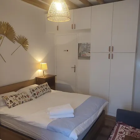 Studio, Place De La Nation, 1mn A Pied Du Metro 1,2,6,9 Et Rer A Parigi
